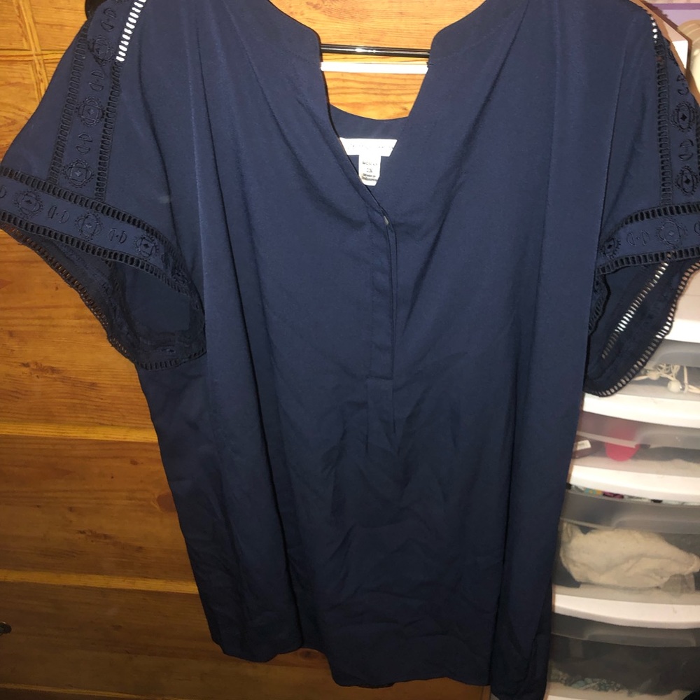 🧥Blue Flowy Blouse